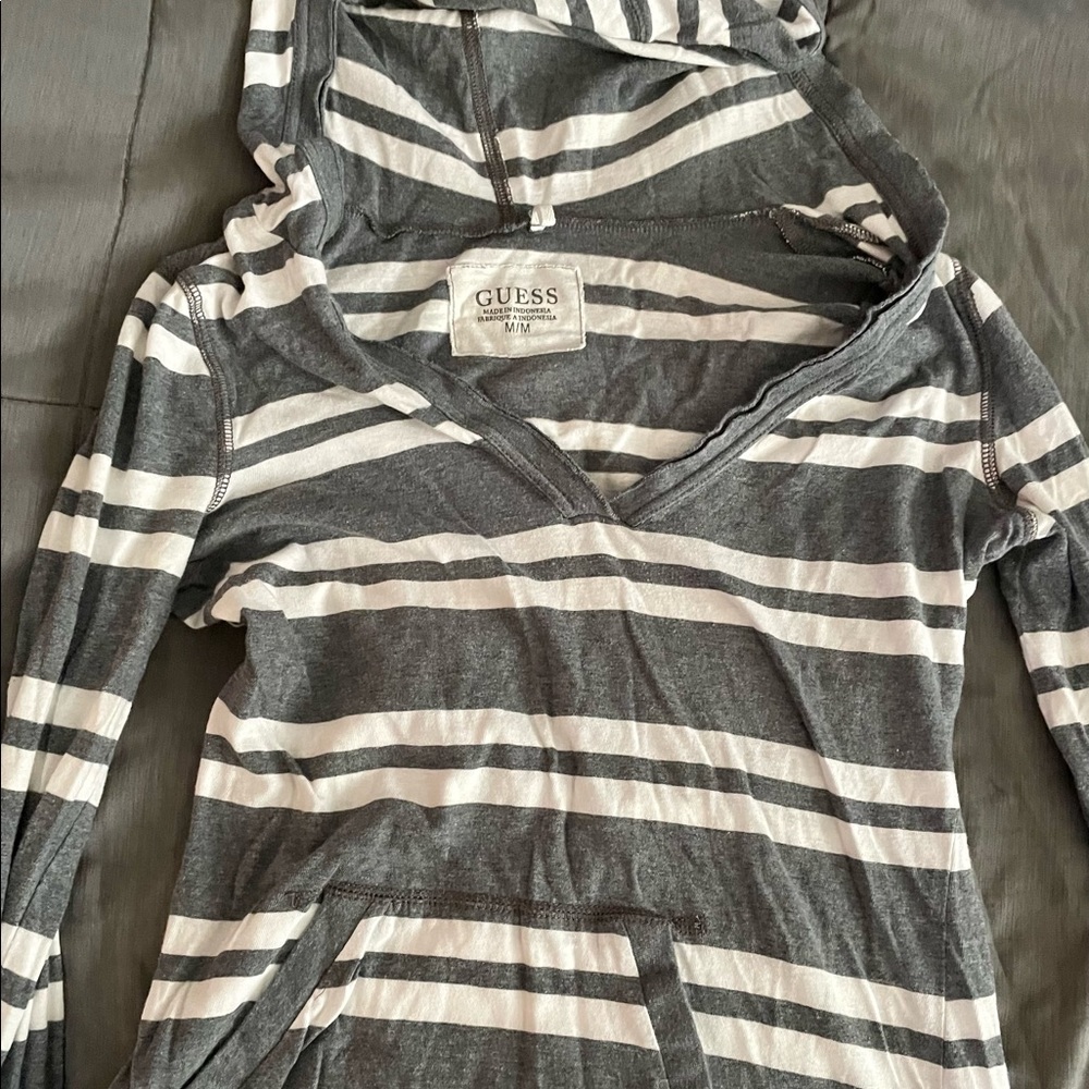 Gap size M long sleeve shirt w/ hood